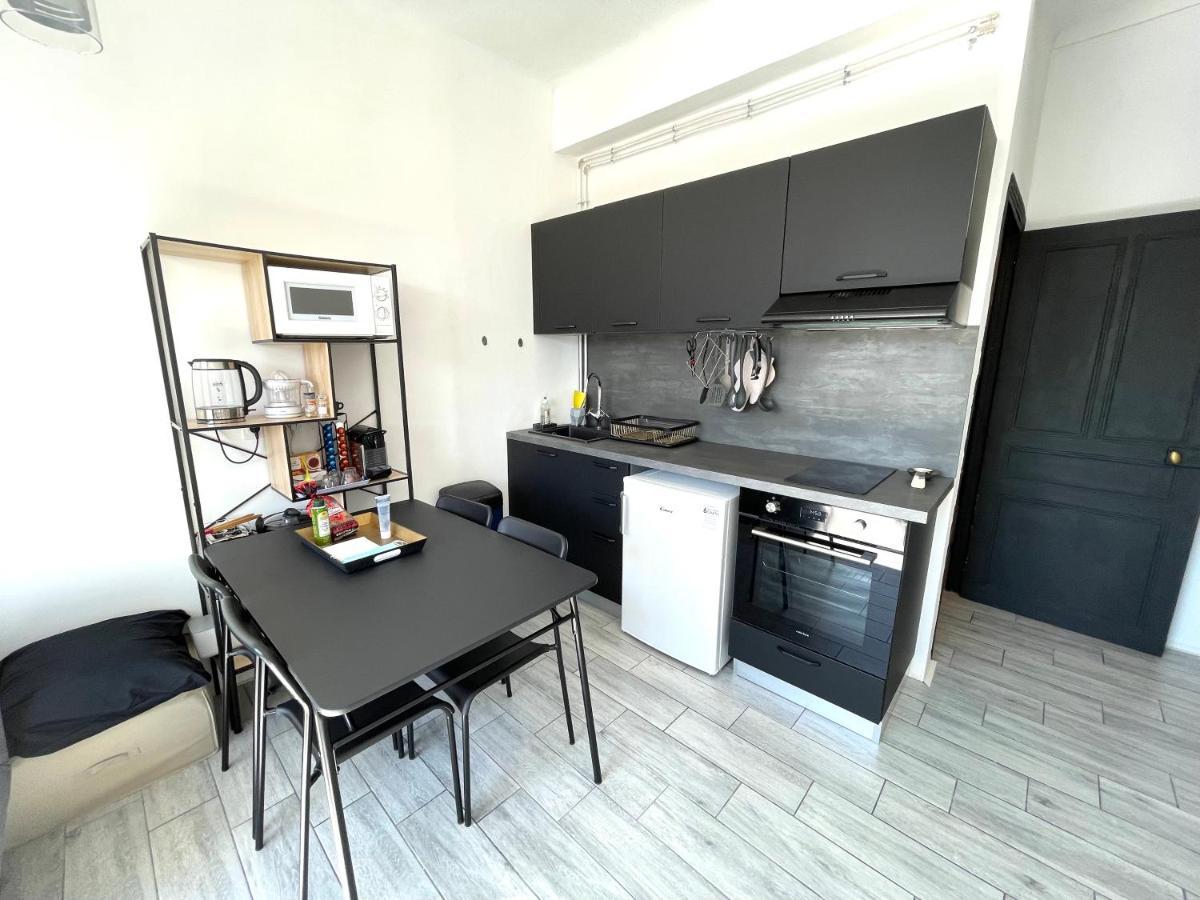 Calvi T2 Climatise, Wifi, Centre-Ville, A Proximite Plage, Commerces, Taxi & Gare, Vue Plage & Montagne Exteriör bild